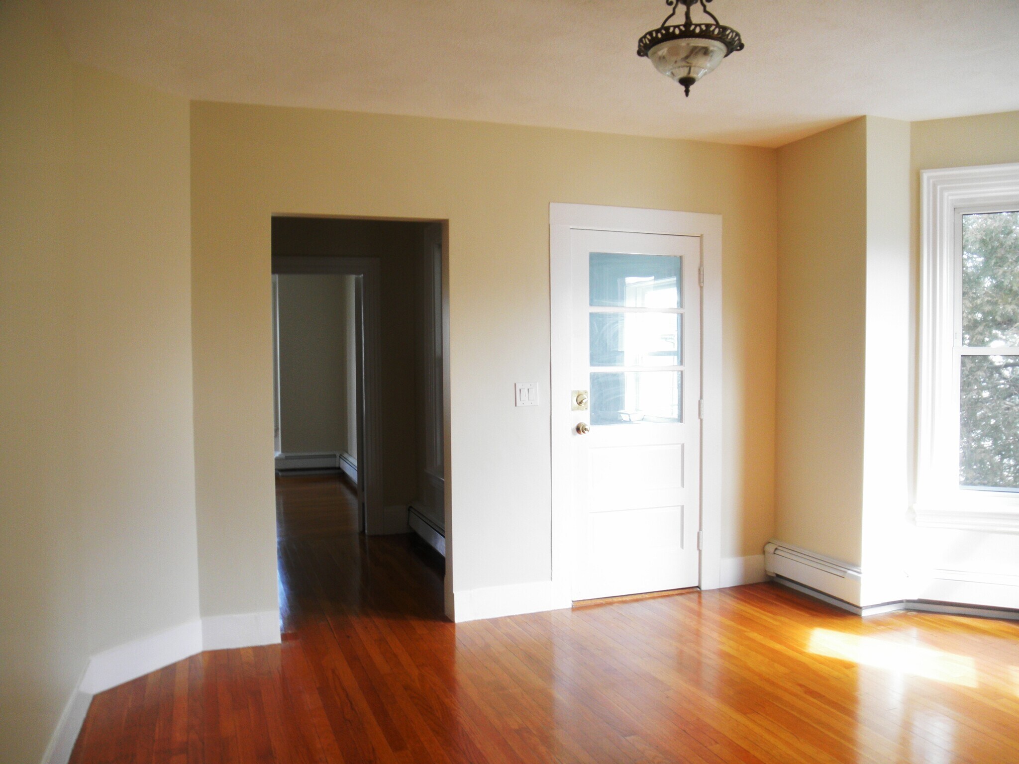 Dining Room 3 - 129 Brown St