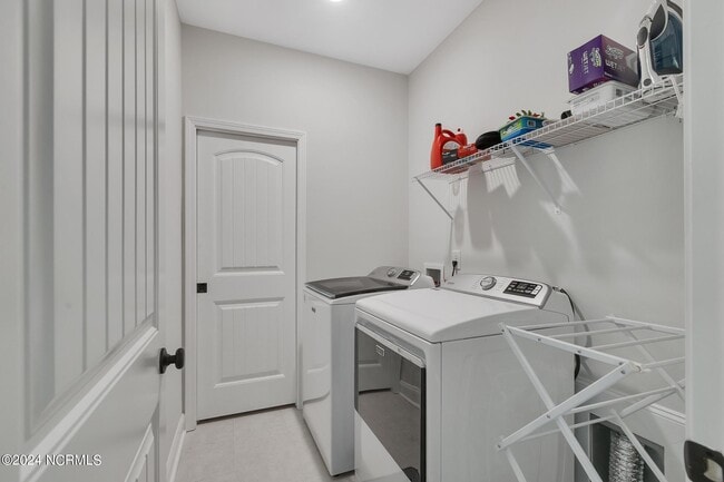 Building Photo - 216 Pastoral Ct