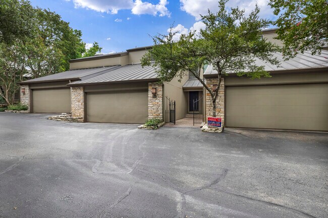 Primary Photo - 1821 Westlake Dr