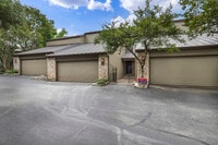 Building Photo - 1821 Westlake Dr