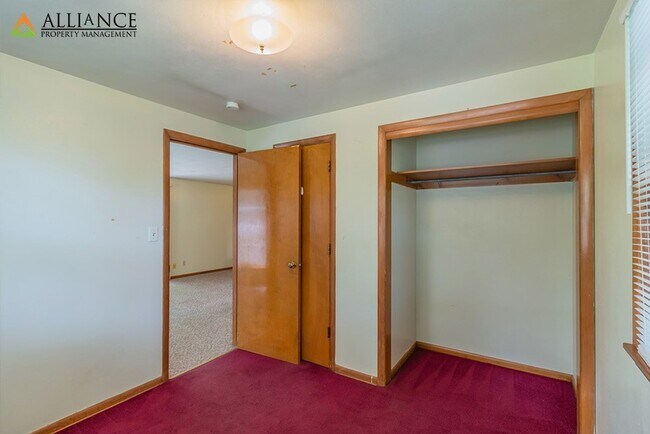 Building Photo - Houston St. 1725 -27