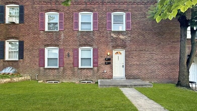 Building Photo - 507 Arsan Ave