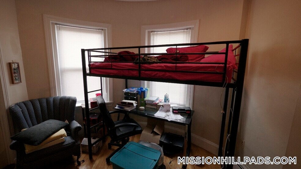 Building Photo - 12 Wait St