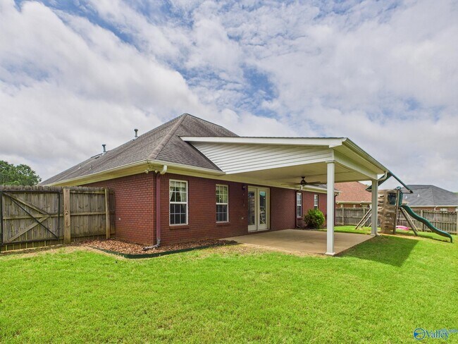 Building Photo - 122 Bellingham Dr