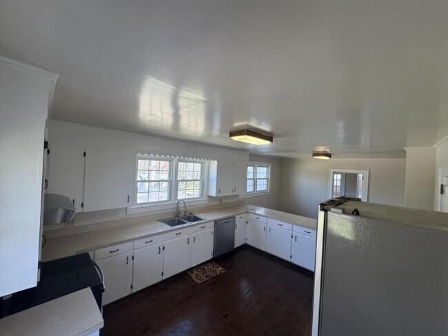 Building Photo - 108 Winding Creek Rd