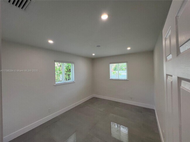 Building Photo - 5300 NW 25th Ave