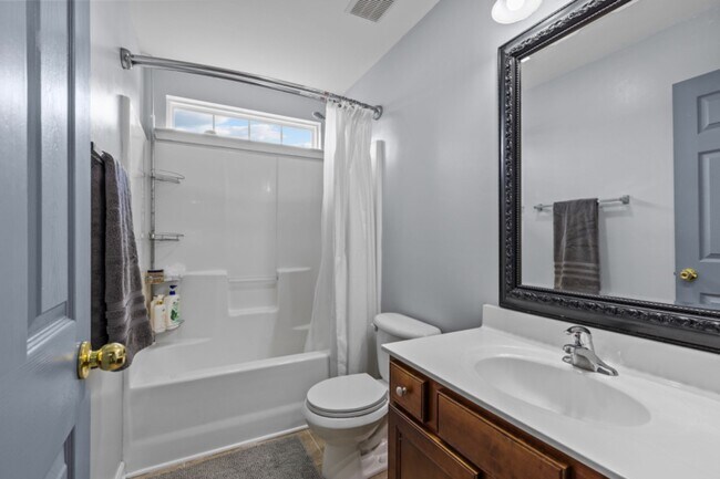 Building Photo - 4531 Dalbeth St