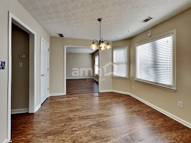 Building Photo - 175 Garrison Crossing