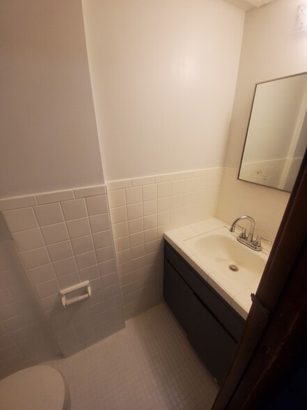 Downstairs 1/2 bathroom - 1182 Lane Pl