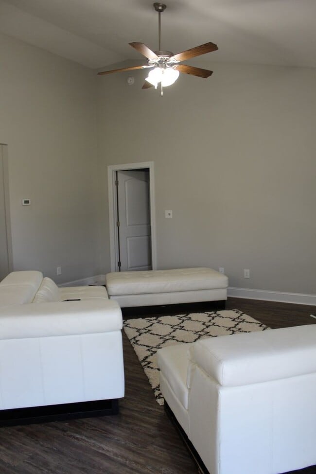 Building Photo - 134 Princess Dr