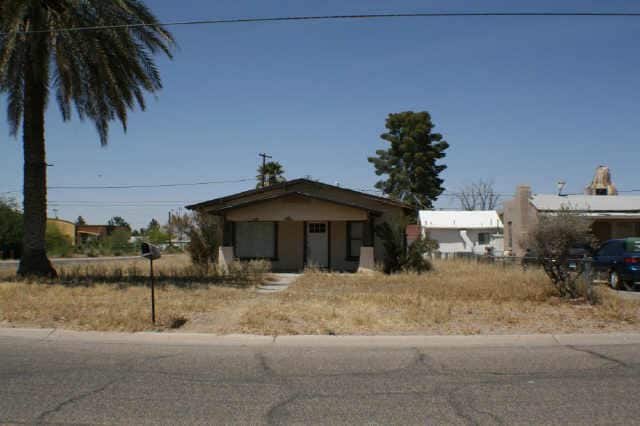 Building Photo - Cute 2 Bedroom/1 Bath in Good Condition