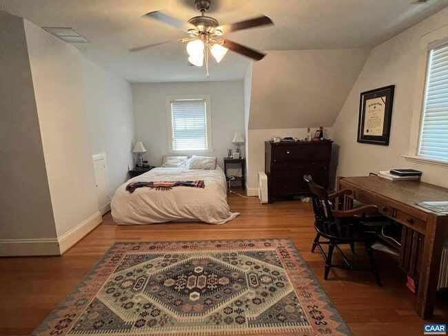Building Photo - 1814 Rugby Pl
