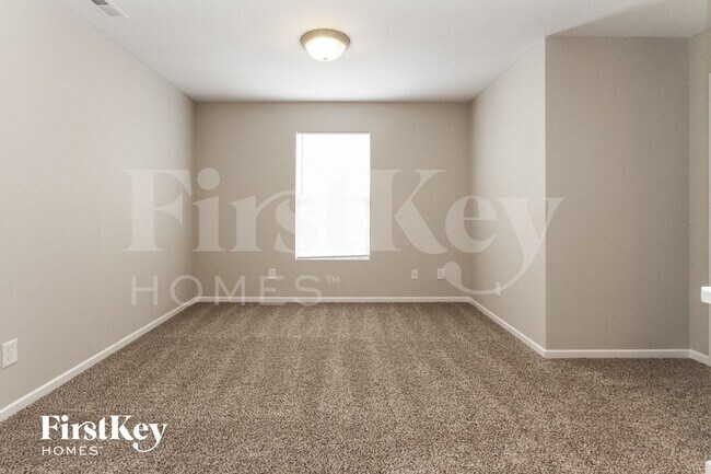 Building Photo - 8715 Hosta Way