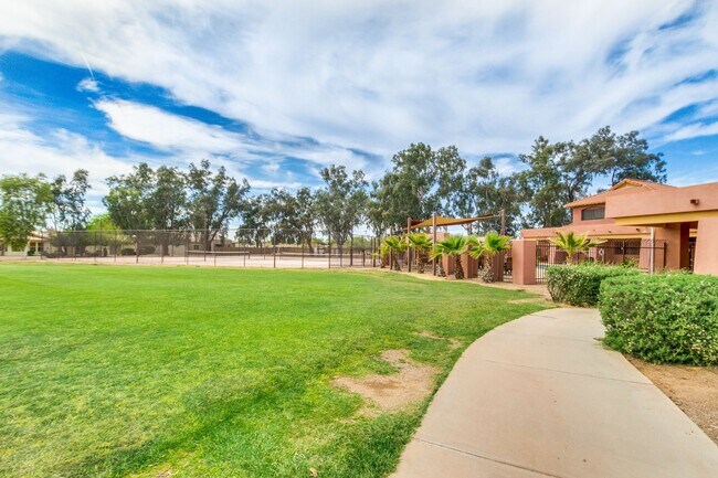 Building Photo - 3-Bedroom Home in The Villages at Queen Cr...