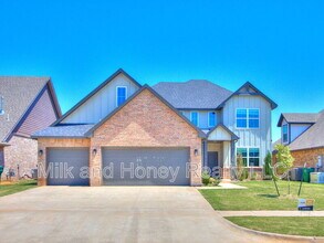 Building Photo - 3212 Hayven Cir