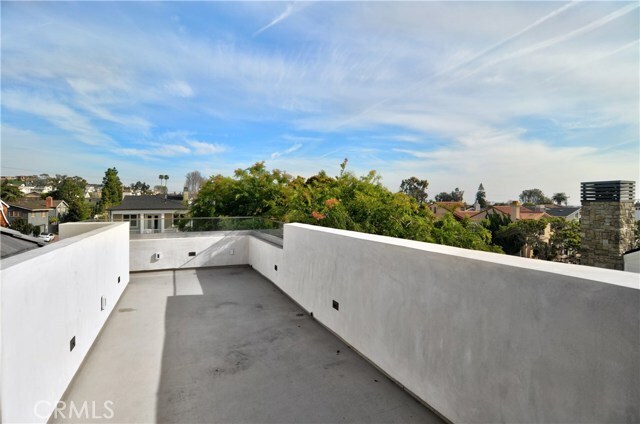 Building Photo - 621 Narcissus Ave