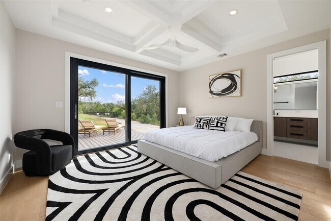 Building Photo - 13701 Montview Dr