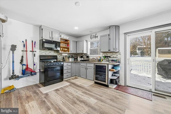 Building Photo - 15610 Bounds Ave