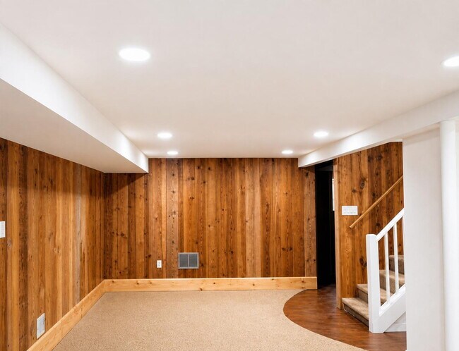 Building Photo - Elegant Split-Level Living in Prime Falls Church Location