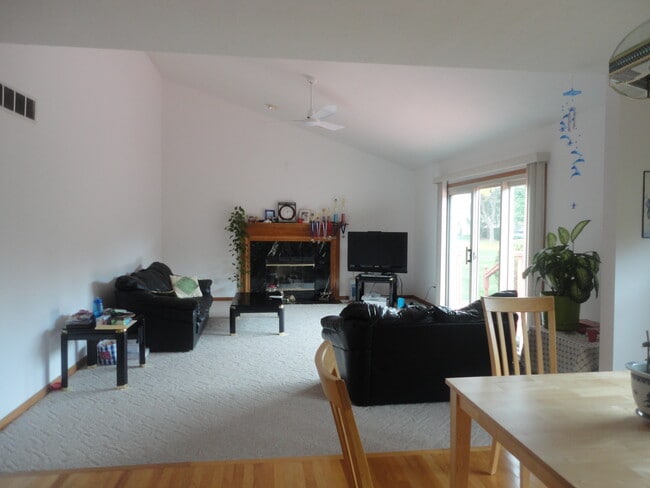Building Photo - 6136 Brigids Close Dr
