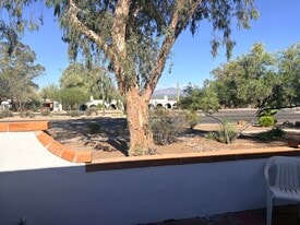 Building Photo - 484 S La Canada Dr