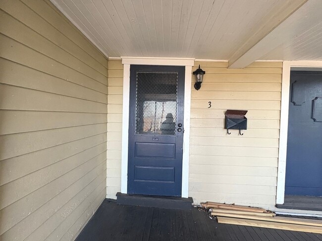 Building Photo - 1020 Adams St