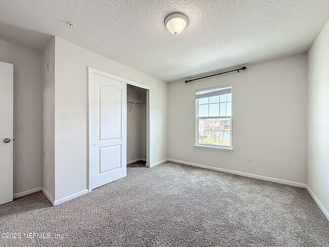 Building Photo - 218 Larkin Pl