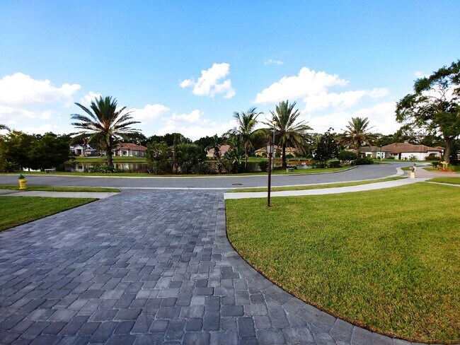Building Photo - "Spacious 4 Bed, 3.5 Bath Rockledge Rental - Your Dream Home Awaits!"
