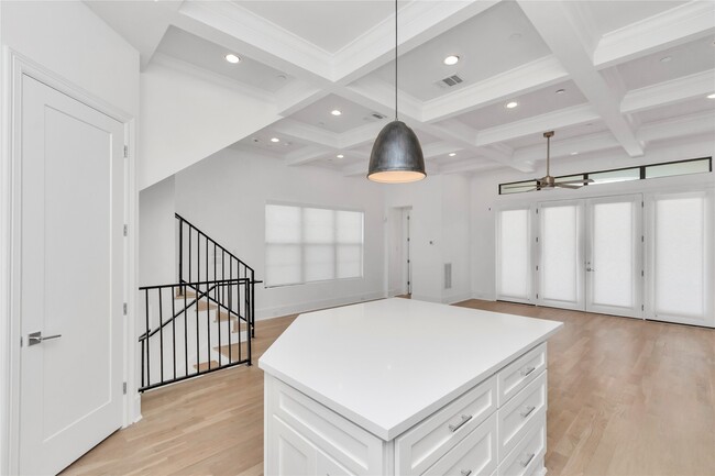 Building Photo - 5735 Winsome Ln