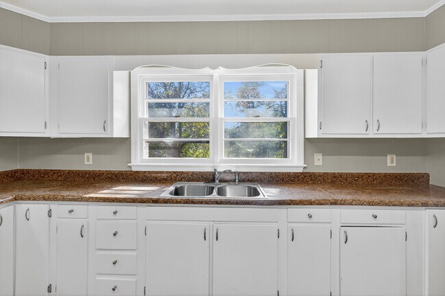 Building Photo - 1311 Beaufort St