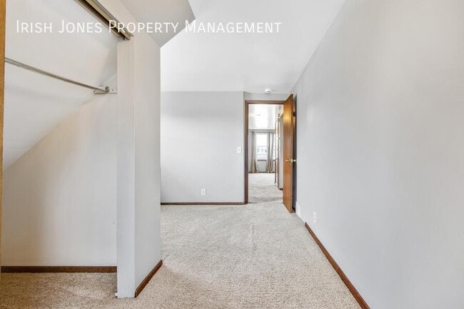 Building Photo - 99 Bellwood Ave