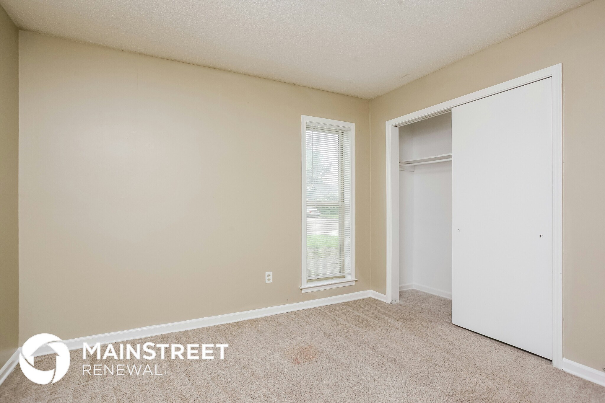 Building Photo - 5262 Sunray Dr