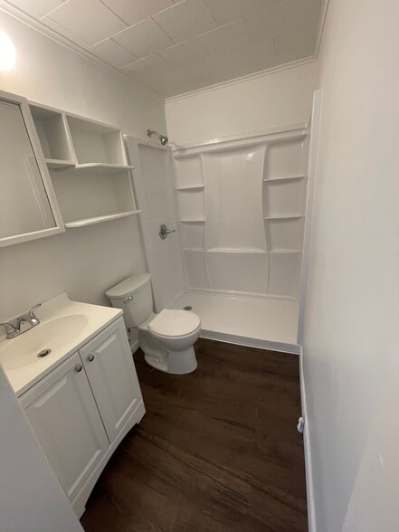 Building Photo - 720 1/2 N Main st Apt A