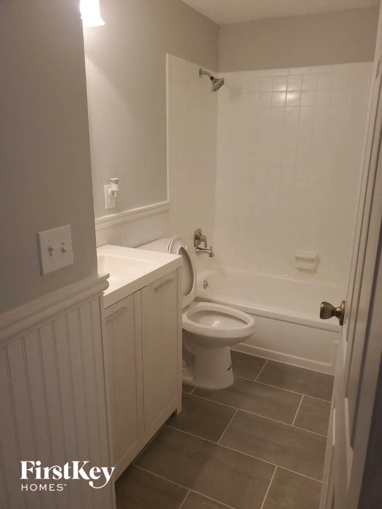 Building Photo - 4207 Edinburgh Dr