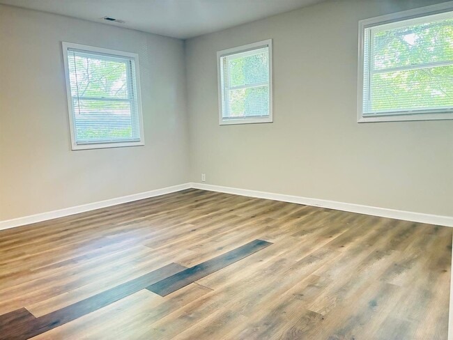 Building Photo - 512 Wardell St