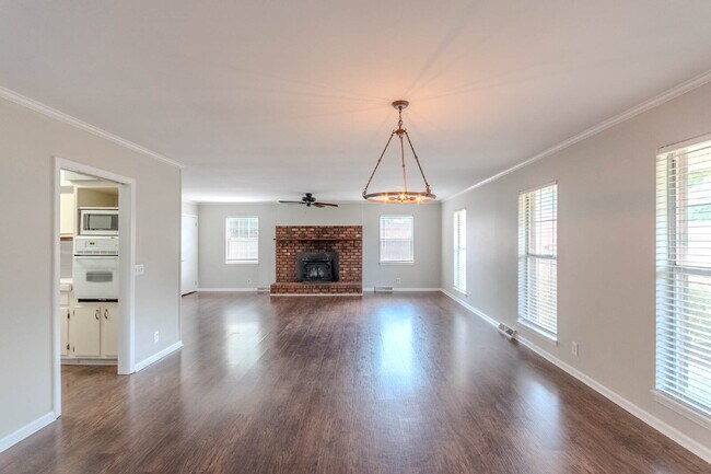 Building Photo - 3123 McGavock Pk