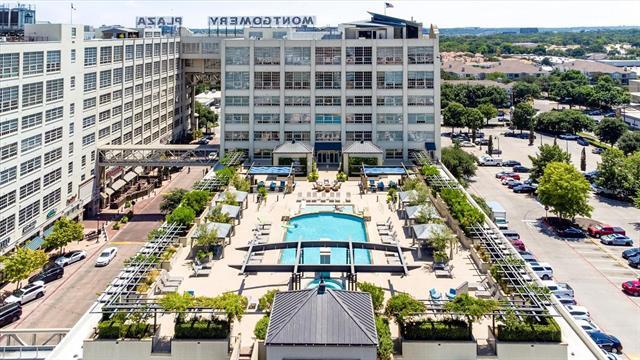 Building Photo - 2600 W 7th St