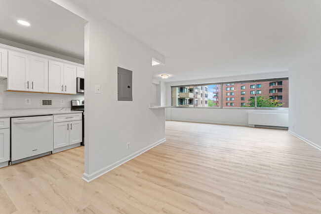 Welcome to Unit 1016S, a newly renovated condo from top to bottom! - 4515 Willard Ave