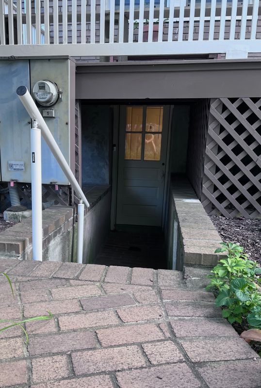 Building Photo - 221 Channing St NE