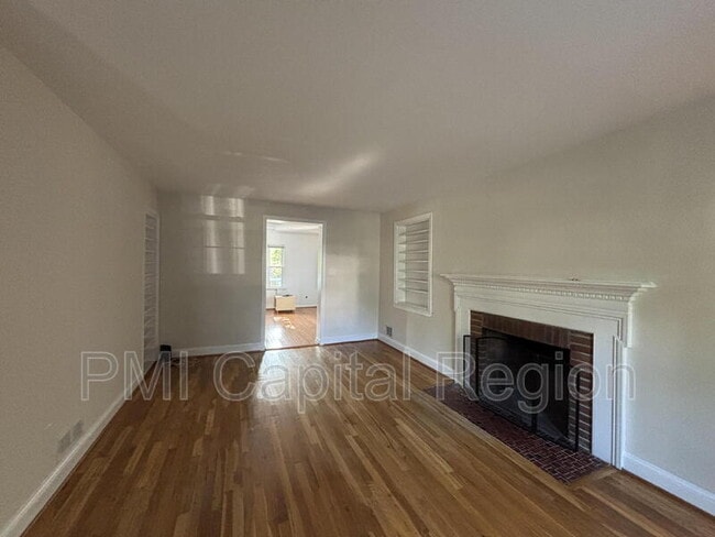 Building Photo - 8710 Maywood Ave