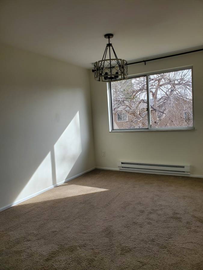 Building Photo - 2216 S Eagle Ct