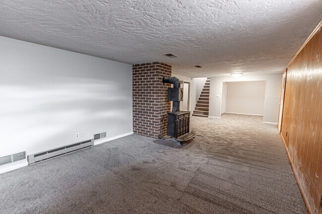 Building Photo - 3520 Tower Dr