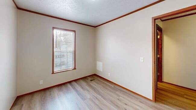 Building Photo - 129 American Ave