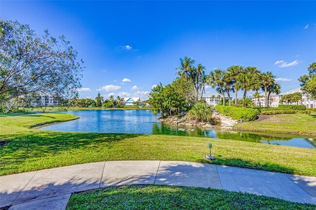 Building Photo - 353 S US Hwy 1