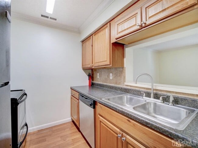 Building Photo - 1513 Ravens Crest Dr