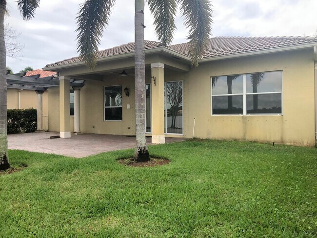 Building Photo - 6136 Santa Margarito Dr