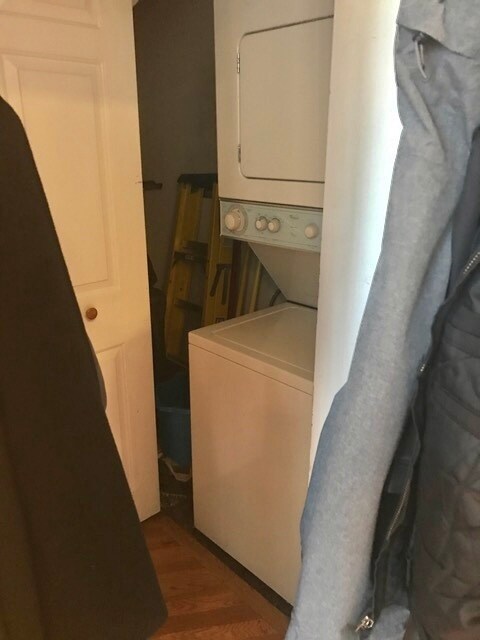 Building Photo - 1933 N Sedgwick St