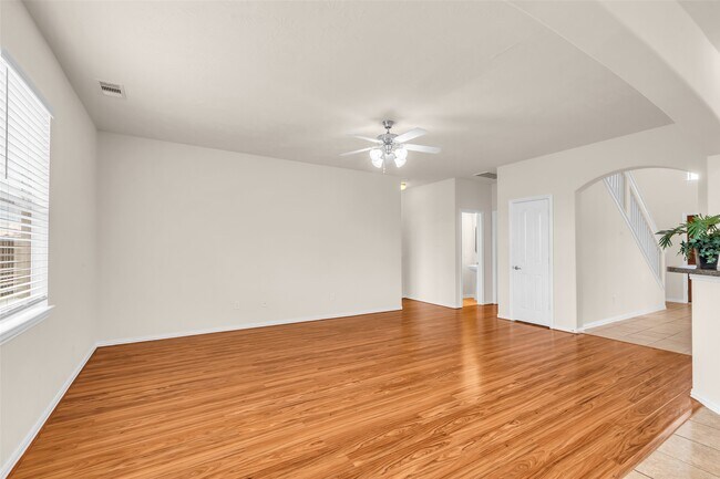 Building Photo - 30715 Legends Ridge Dr