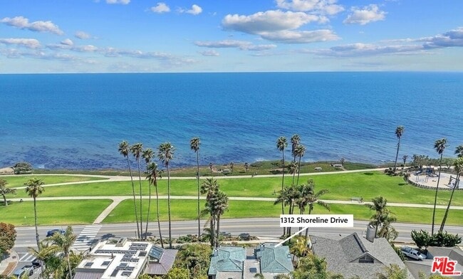 Building Photo - 1312 Shoreline Dr