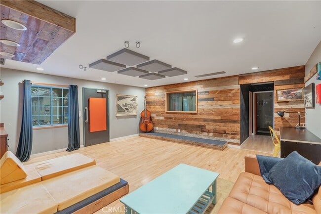 Building Photo - 3755 Tilden Ave